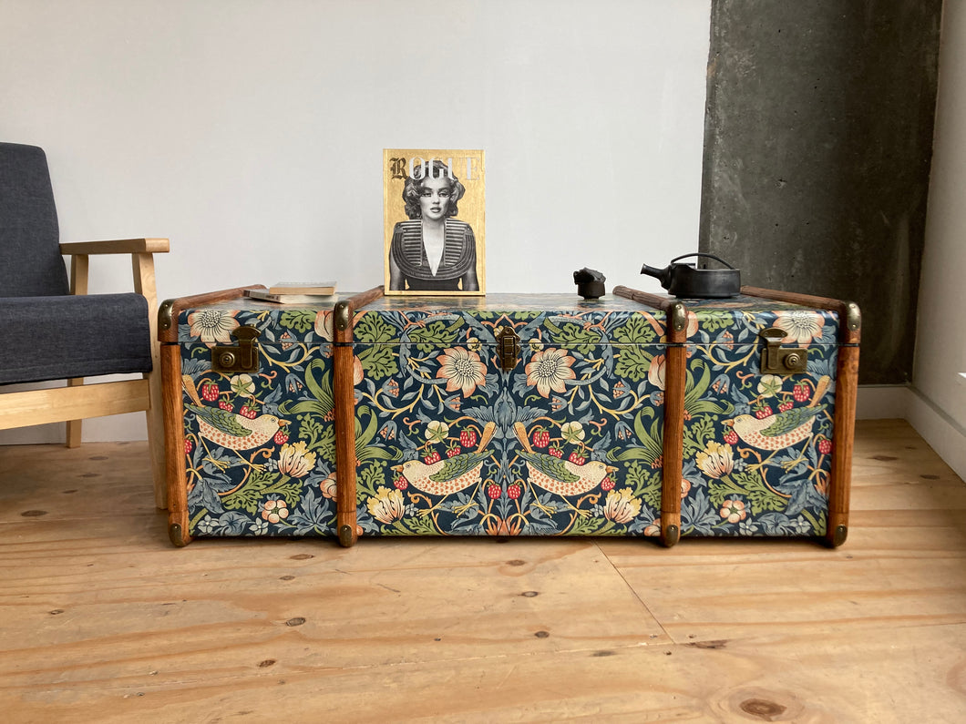 KEITH small Plus | Strawberry Thief Coffee Table Morris Wallpaper Steamer Trunk