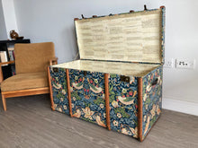 KEITH Classic BIG | Strawberry Thief Coffee Table Morris Wallpaper Steamer Trunk